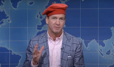 Peyton Manning Reviews ‘Emily in Paris’ on ’SNL’s Weekend Update | Complex