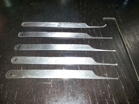 Making Lockpicks From Hacksaw Blades : 11 Steps (with Pictures ...