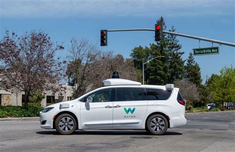 Waymo Exec: Making Cars Is a Distraction for a Self-Driving Company | Observer