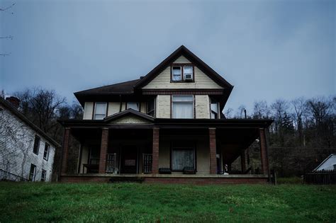 Haunting of The Bellaire House, Ohio - Amy's Crypt