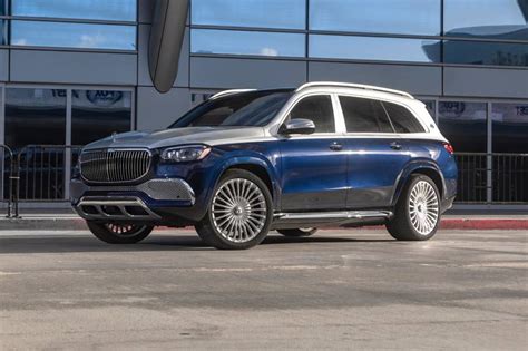 2022 Mercedes-Benz Maybach GLS Pictures - 90 Photos | Edmunds