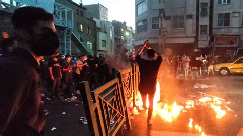 Proteste im Iran: Auswärtiges Amt bestellt Botschafter ein | tagesschau.de