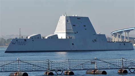 Zumwalt: Will the Navy's Stealth Destroyers Get Hypersonic Missiles ...