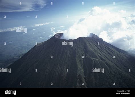 San salvador volcano hi-res stock photography and images - Alamy