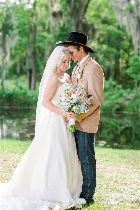 A Colorful Country Barn Wedding | Every Last Detail