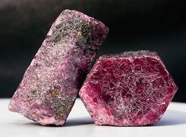 Corundum: Use as a Gemstone, Abrasive, Refractory