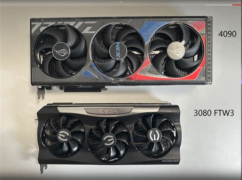 Size comparison: EVGA 3080 FTW3 Ultra to 4090 : r/nvidia