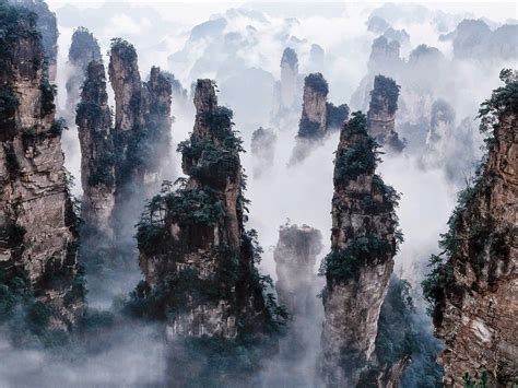 Tianzi (Son of Heaven) Mountains, located in Zhangjiajie in the Hunan Province… | 武陵源, 絶景, 行ってみたい場所