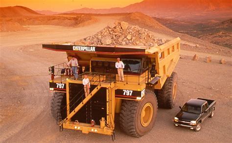 Building the World's BIGGEST Truck: A Jaw-Dropping Look Inside Finning Caterpillar's Makai ...