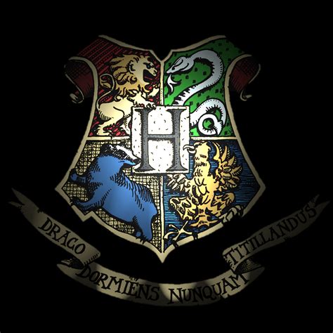 Hogwarts Crest Wallpaper - WallpaperSafari