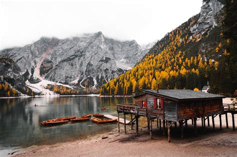 Lago di Braies in Autumn Free Stock Photo | picjumbo