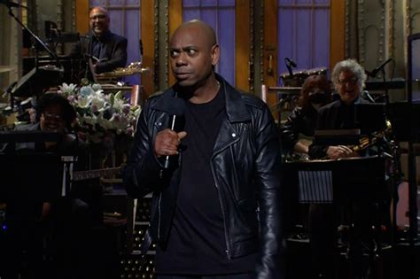 Dave Chappelle speaks about controversy in 'SNL' monologue