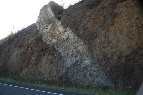 Andesite dike in volcanic debris flow conglomerates (Absar… | Flickr