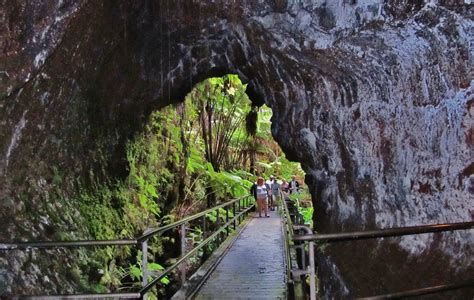 Nahuku - Thurston Lava Tube at the Big Island, Hawaii - Hawaii on a Map