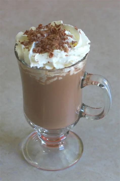 Kahlua Hot Chocolate | Mix That Drink