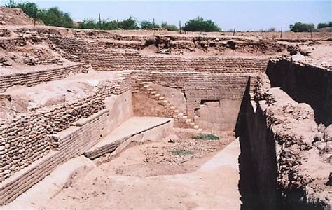 Dholavira - Reservoir, Dholavira | Harappa, Dholavira had a central ...