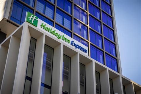 Holiday Inn Express Auckland City Centre - Auckland Hotels