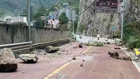 Strong Earthquake Shakes China’s Sichuan Province, Killing 65 - The New ...