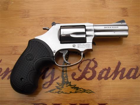 Review of the S&W model 60-15 3" revolver. Still one of the best ...