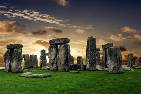 Huge prehistoric circle of structures discovered near Stonehenge