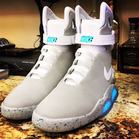 Seite fortsetzen Wasser nike air mags self lacing price canada Dekoration Gebet Bürgermeister