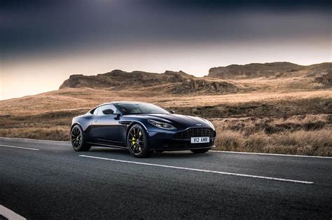 Aston Martin DB11 AMR Revealed - GaadiKey