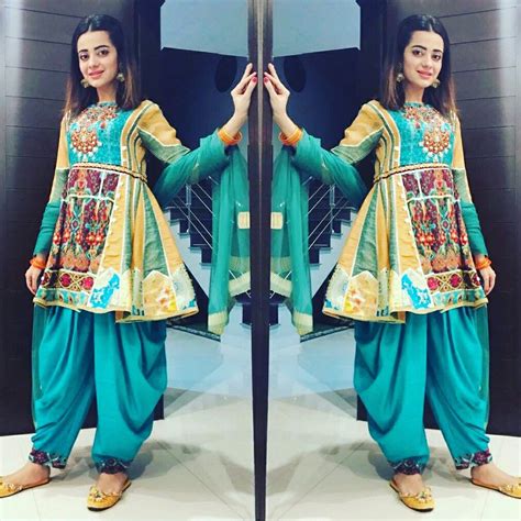Pakistani Dresses Casual, Pakistani Dress Design, Pakistani Fashion ...
