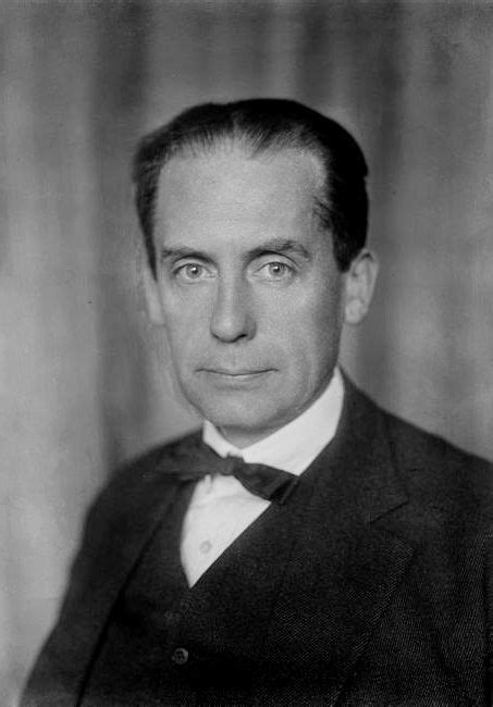 Walter Gropius | Arquitectos famosos, Arquitectos, Walter gropius