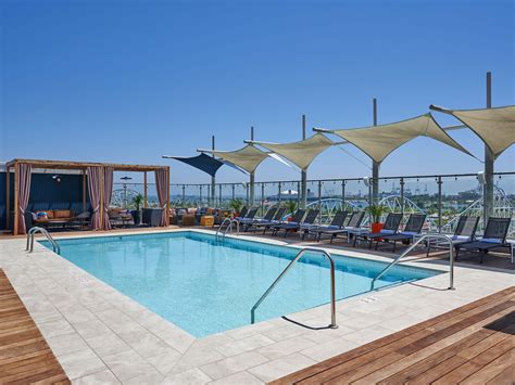 Hotels Near The Pike with Rooftop Pool | Hyatt Centric Long Beach