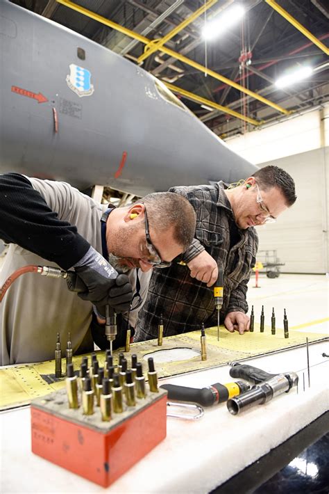 Lengthening life for the B-1 Lancer > Air Force Test Center > News