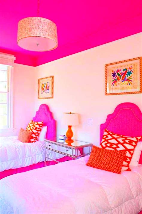 Pin by CLARE on BEDROOM | Pink dorm rooms, Dorm room decor, Dorm room ...