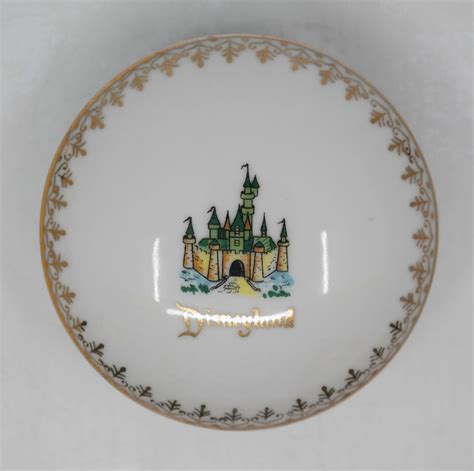 Vintage 1950s Souvenir Disneyland Ceramic Keepsake Box - ID ...