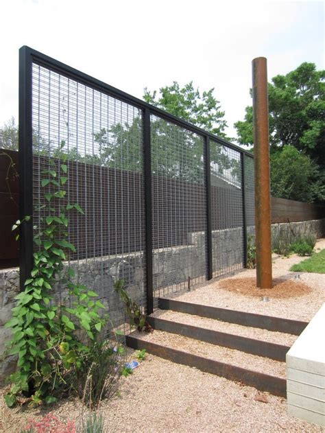 wire screen garden fence - Gardening Season | Modern trellis, Fence ...