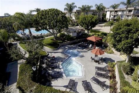 OAKWOOD AT EAVES SEAL BEACH - Prices & Villa Reviews (CA) - TripAdvisor