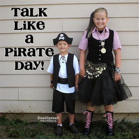 Simple Pirate Costumes!