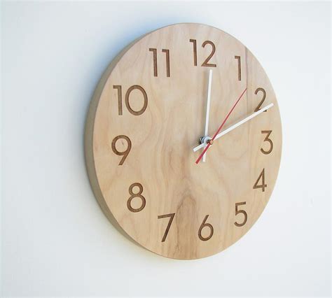 Elegant Wooden Wall Clock | Gadgetsin