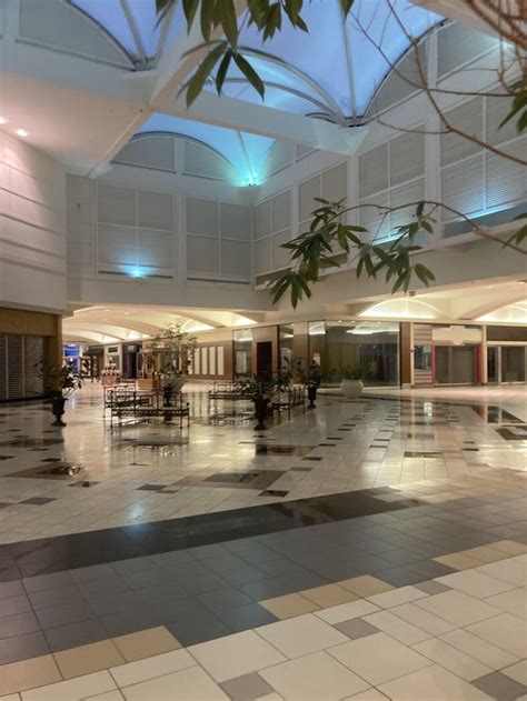 Sarasota Square Mall - Sarasota , FL : deadmalls