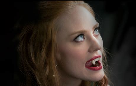 True Blood Season 5 Photo: Jessica is Showing Her Fangs! - Paperblog