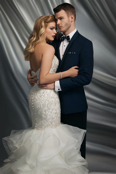 Best Day Ever: Wedding Gowns & Accessories From the Fall/Winter Arkansas Bride - Arkansas Bride