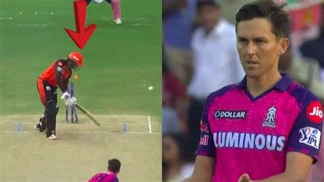 Trent Boult Awesome Swing Bowling to got ealry wickets of srh - YouTube