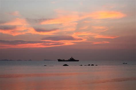 IMG_7658/Thailand/Koh Phangan Island/ Thai Navy Boat and s… | Flickr