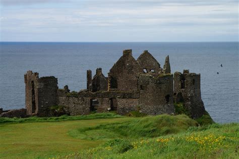 Dunluce Castle (Game of Thrones) by allixsenos on DeviantArt