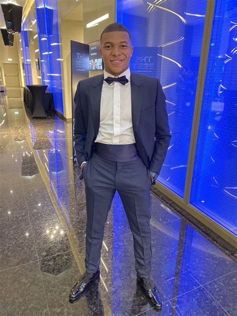 Kylian Mbappé on Twitter | Mens casual outfits, Kylian mbappé, Wedding ceremony traditions