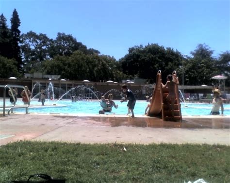 Rinconada Park and Pool in Palo Alto, California - Kid-friendly Attractions | Trekaroo