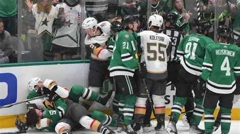 Dallas Stars fans throw trash onto ice after 4-0 loss