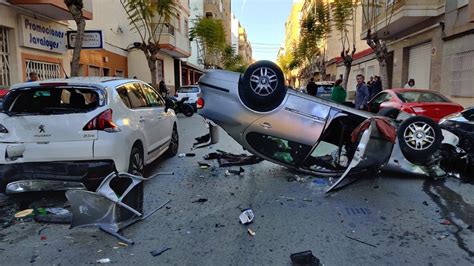 Accidente Torrevieja hoy: Tres heridos, siete coches con daños y una ...