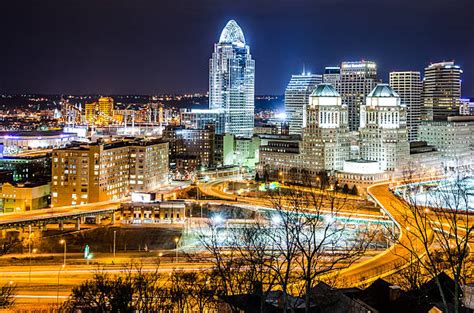 380+ Cincinnati Skyline At Night Stock Photos, Pictures & Royalty-Free ...