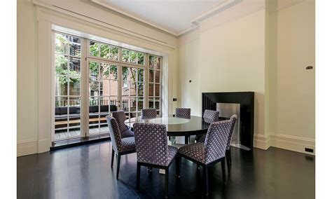 Tour Meryl Streep’s Former Townhouse - DuJour Meryl Streep, West ...