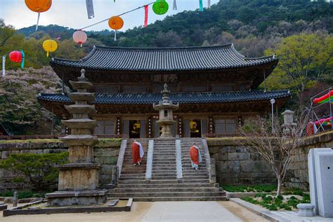 South Korea is encouraging travellers to stay in Buddhist temples