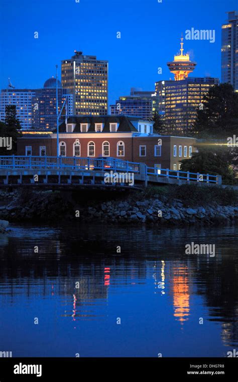 Canada, Vancouver, skyline, Coal Harbour, night Stock Photo - Alamy